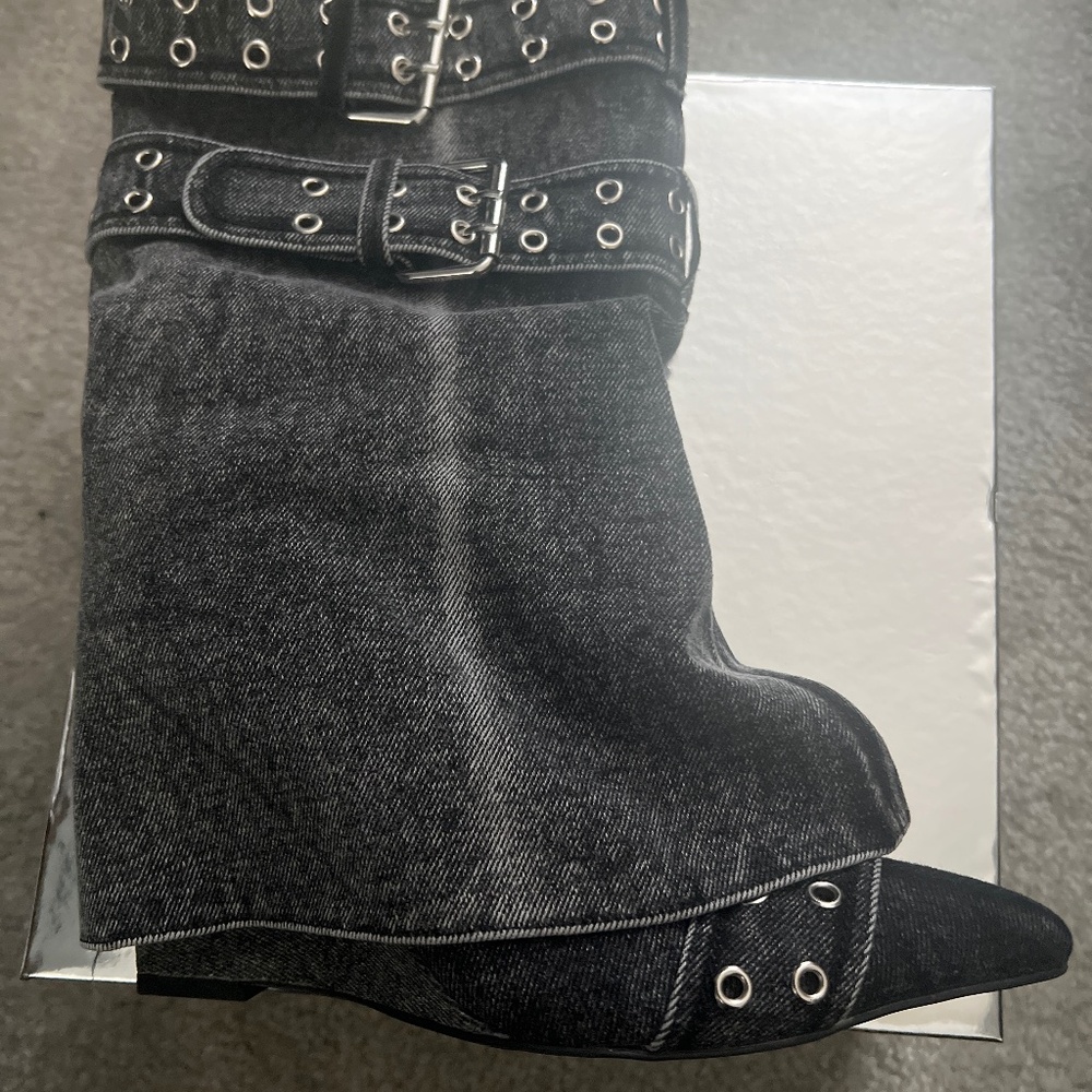 Azalea Wang Demin wedge boots